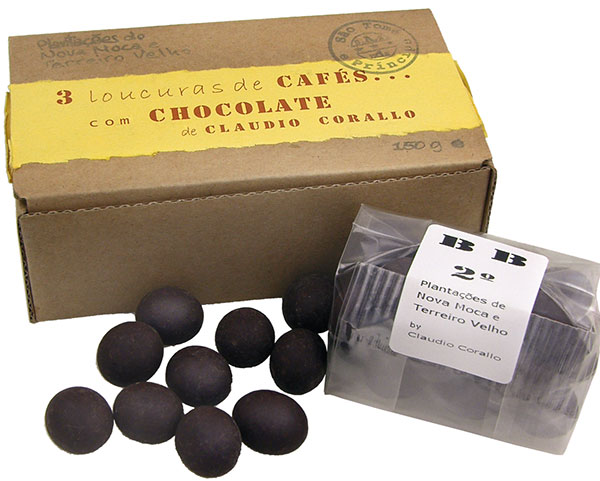 CLAUDIO CORALLO | Kaffeebohnen & Schokolade »Cafes com Chocolate« Kaffeebohnen umhüllt mit dunkler Schokolade von Claudio Corallo