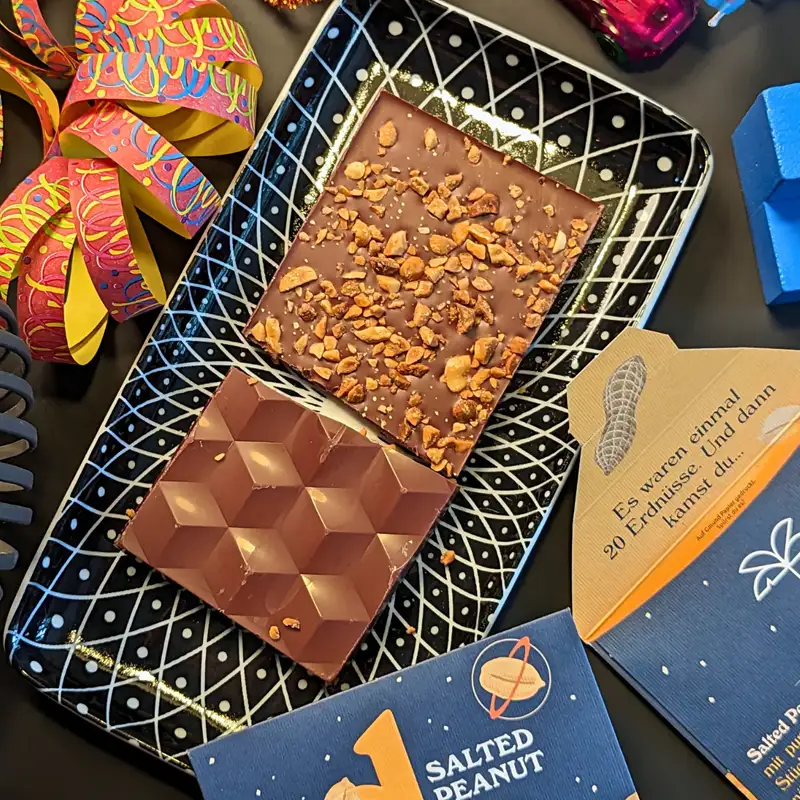 Dattelschokolade mit Erdnüssen von Djoon