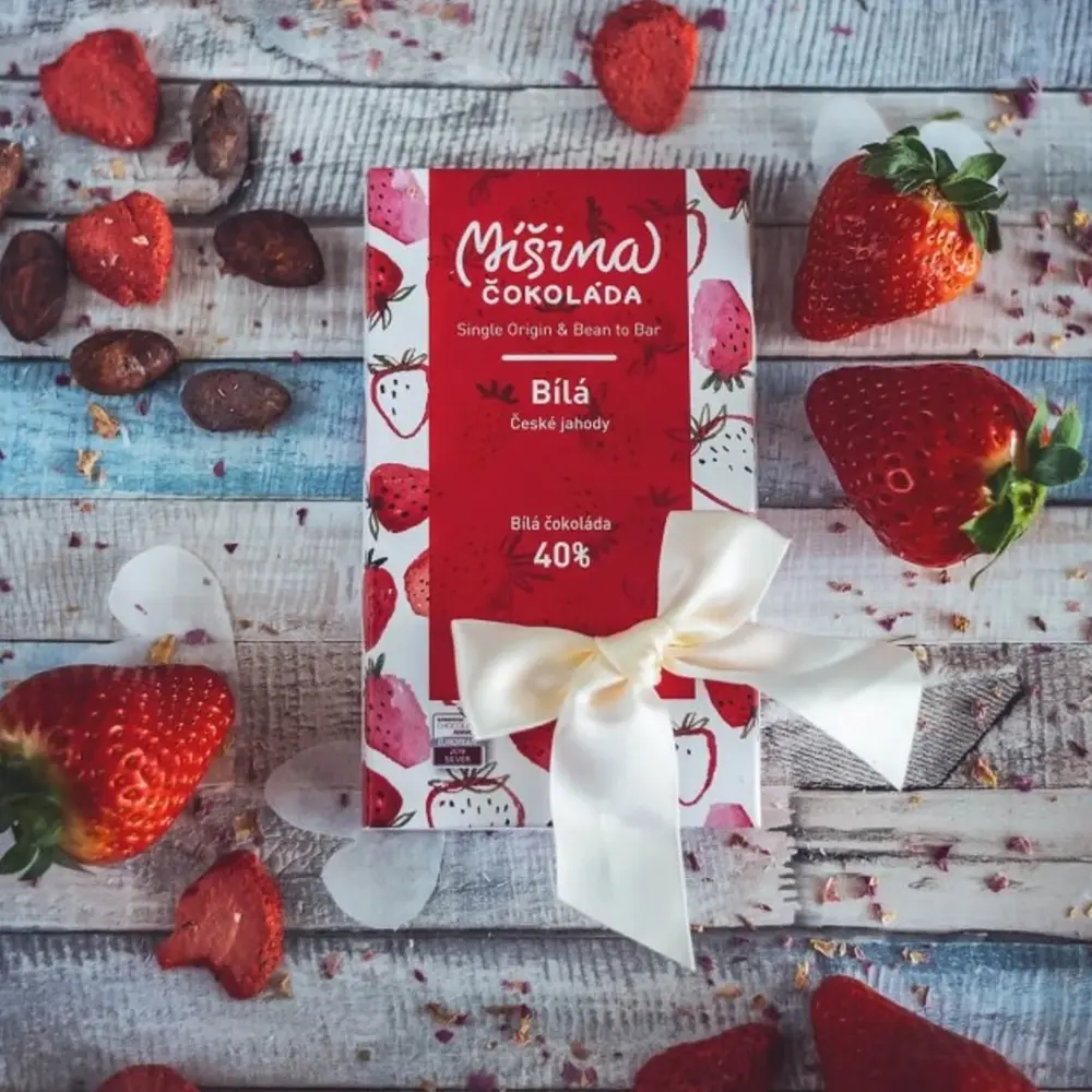 Prämierte weiße Schokolade mit Erdbeeren